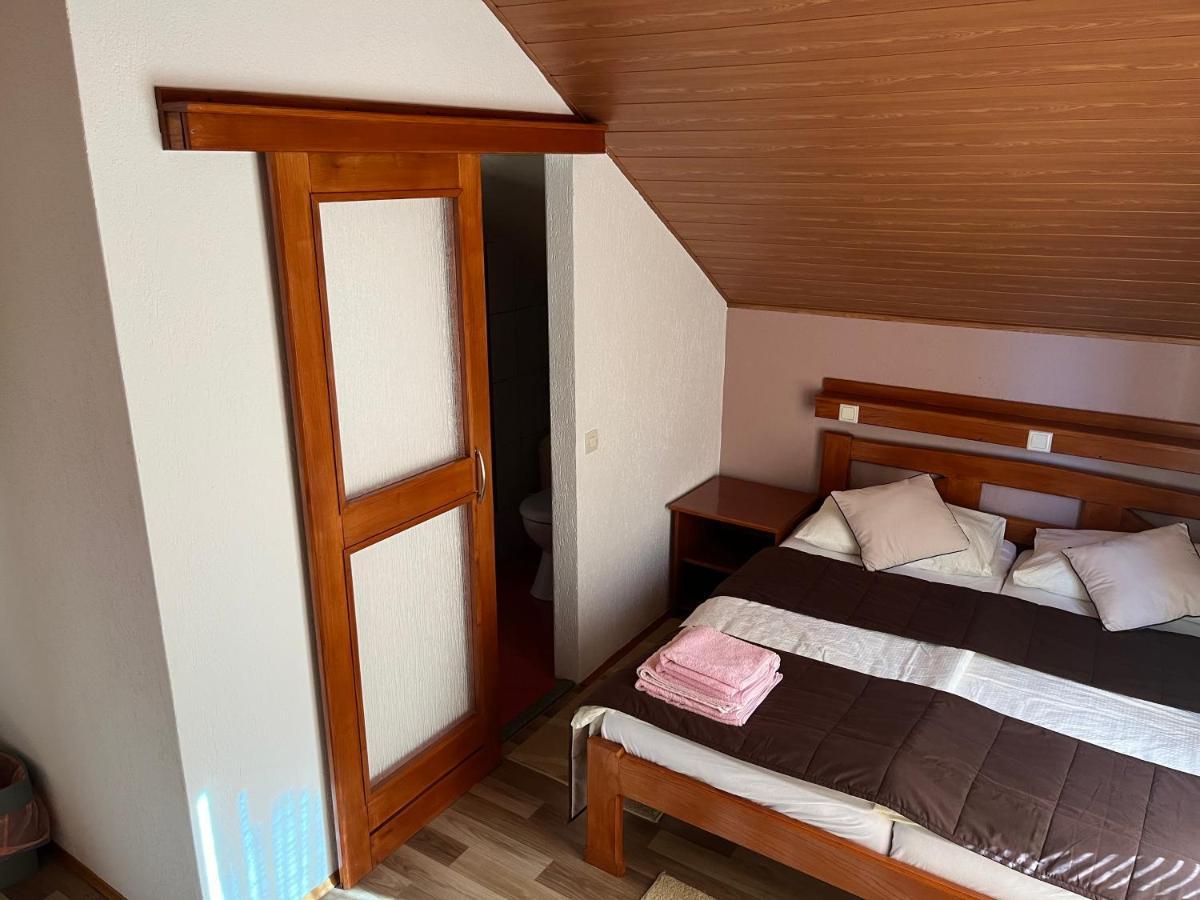 Guesthouse Hodak Seliste Dreznicko Exterior foto