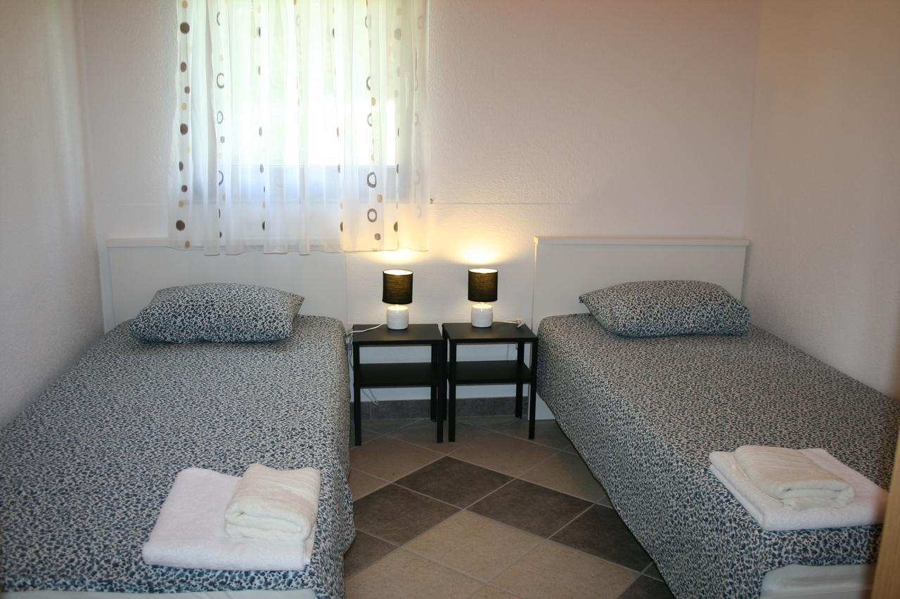 Guesthouse Hodak Seliste Dreznicko Exterior foto